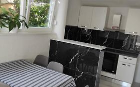 Apartments Pomalo